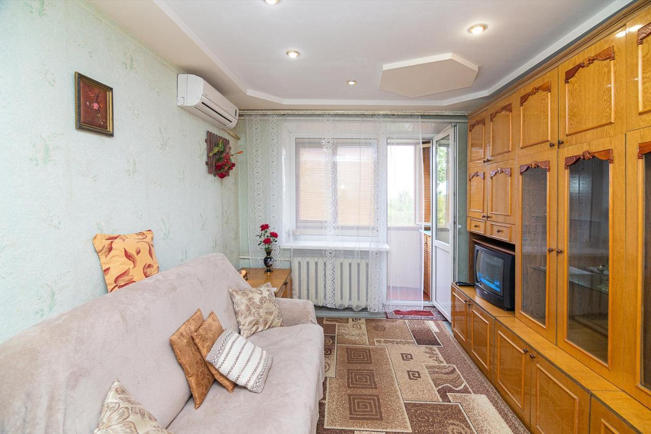 Comfortable Apartments On Hrushevskogo Street Near 16 City Hospital Dnepropetrovsk Exterior foto