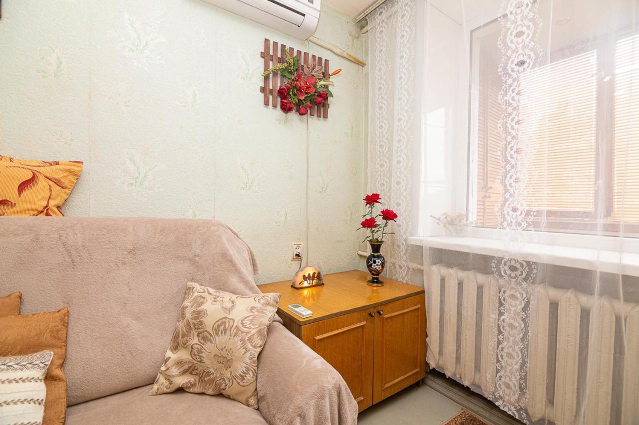Comfortable Apartments On Hrushevskogo Street Near 16 City Hospital Dnepropetrovsk Exterior foto