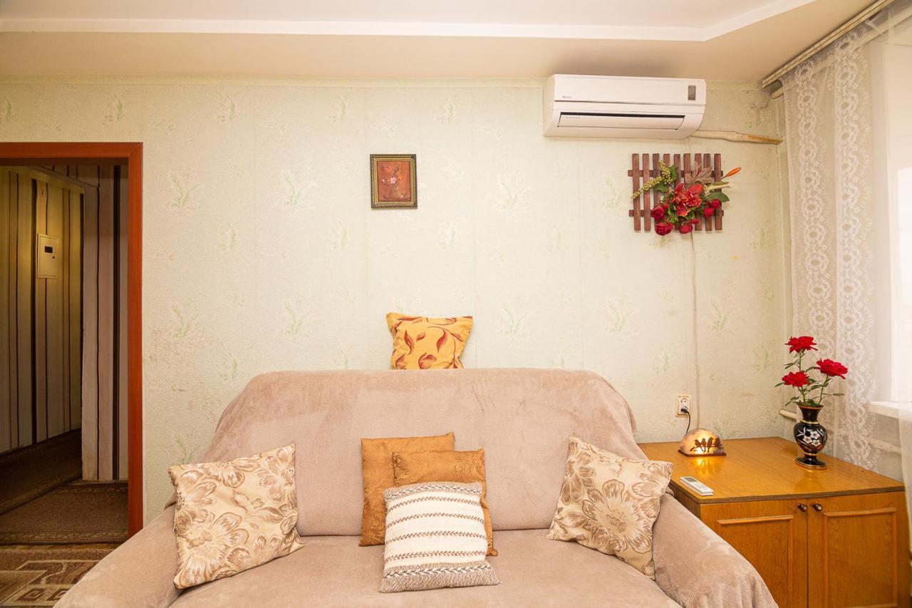 Comfortable Apartments On Hrushevskogo Street Near 16 City Hospital Dnepropetrovsk Exterior foto