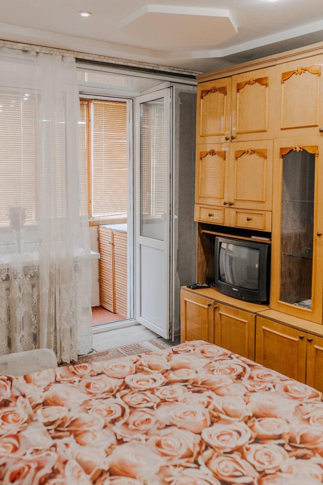 Comfortable Apartments On Hrushevskogo Street Near 16 City Hospital Dnepropetrovsk Exterior foto